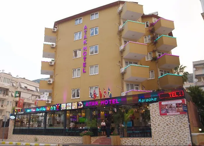 阿塔克公寓式酒店 4* 阿拉尼亚