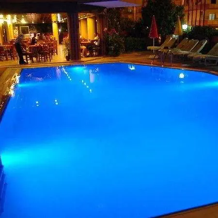 阿塔克公寓式酒店 3*