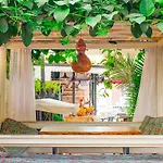 Hotel apartamentowy Atak